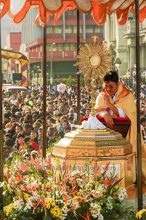 Procesión Eucaristica, Inaguración del Año Santo Eucaristico