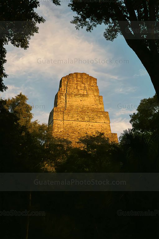 Crestería templo maya de Tikal