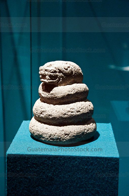 Figura zoomorfa tallada en piedra