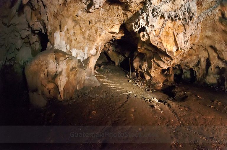 Cueva Actun Kan