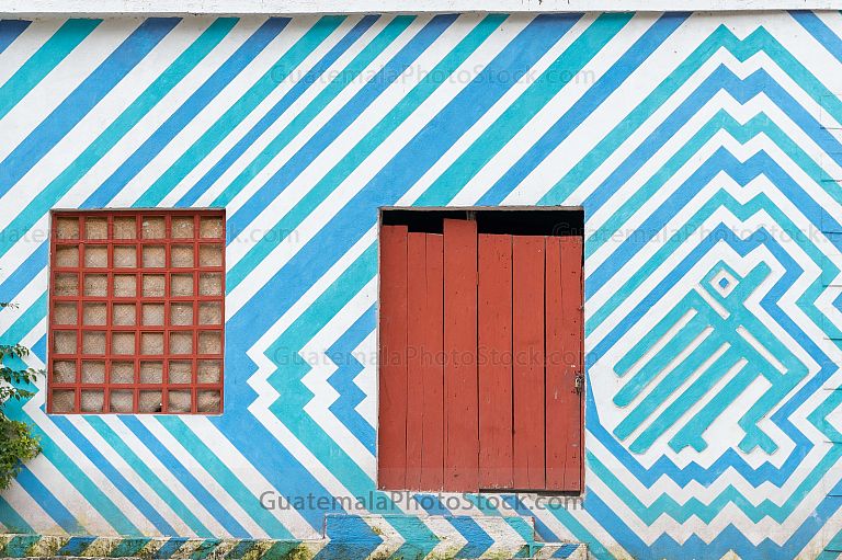 Fachada de casa en Santa Catarina Palopó