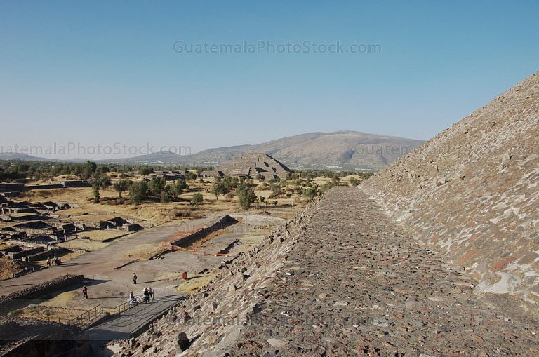 Vista desde la Piramide del Sol hacia el norte de Teotihuacan
