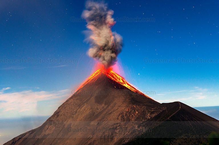 Erupción en el Volcán de Fuego