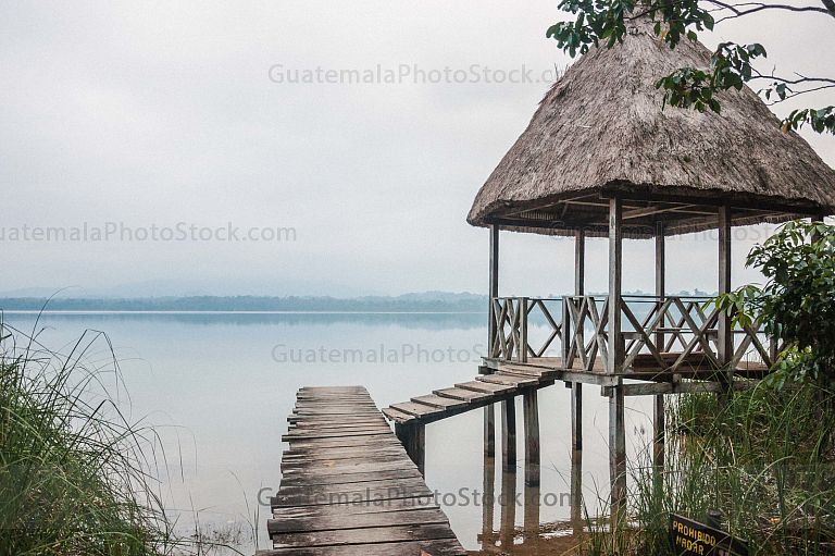 Muelle en Laguna de Lachuá