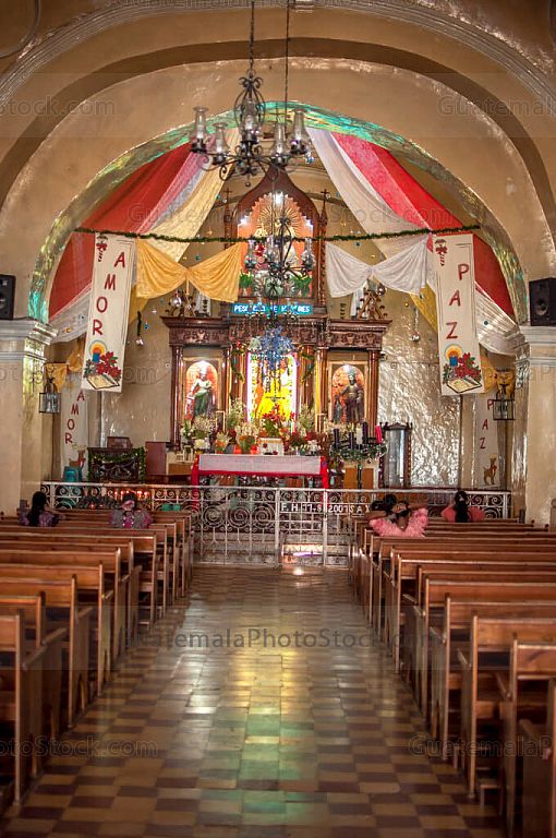 Interior del Templo de San Andres Xecul
