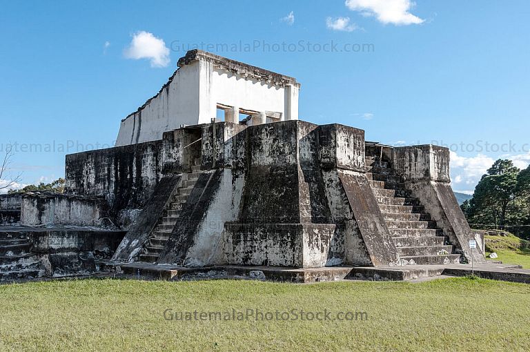 Estructura 4, Templo-Palacio de Zaculeu