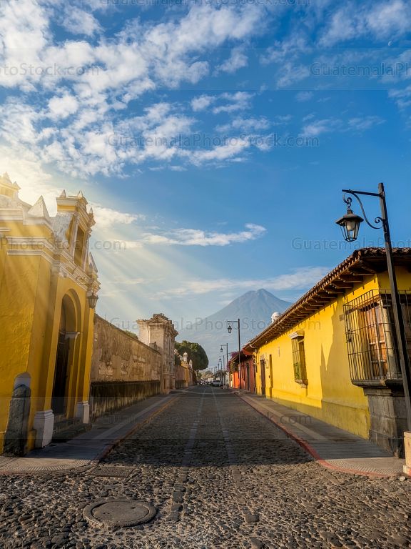 Calle de los pasos, Antigua Guatemala