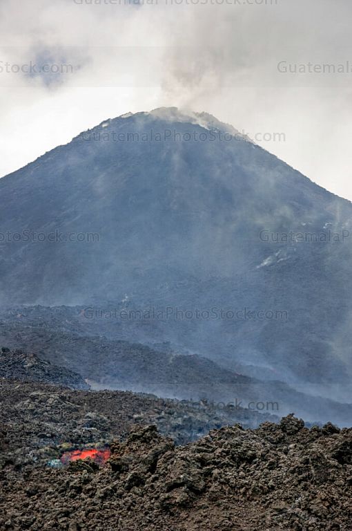 Cono Mackenney del Volcán de Pacaya