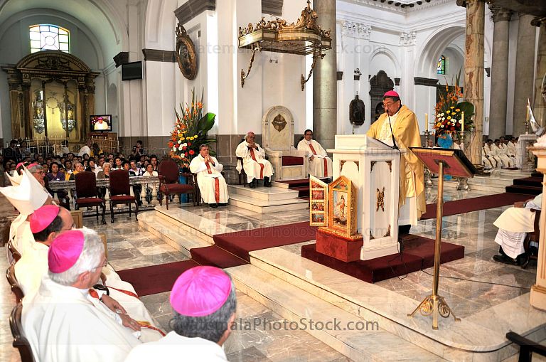 Monseñor Oscar Julio Vian Morales, sdb