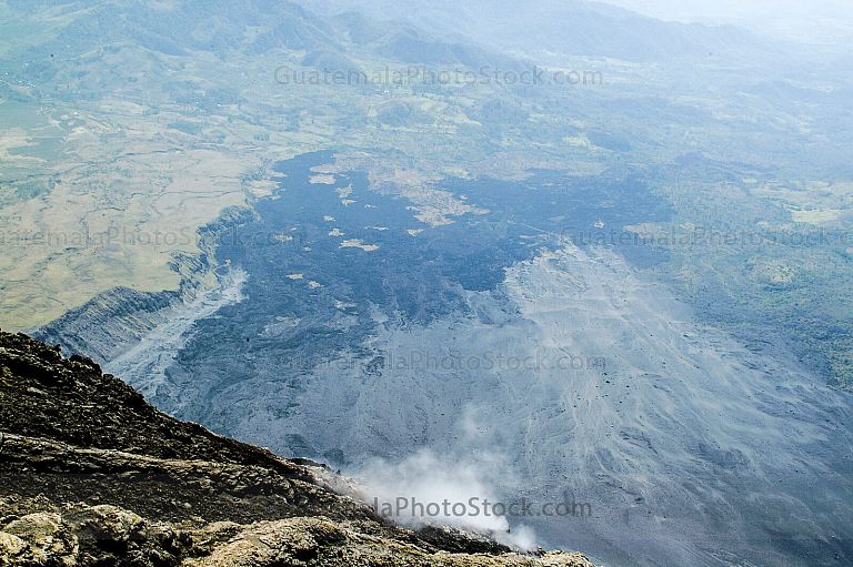 Crater y faldas del Volcán de Pacaya