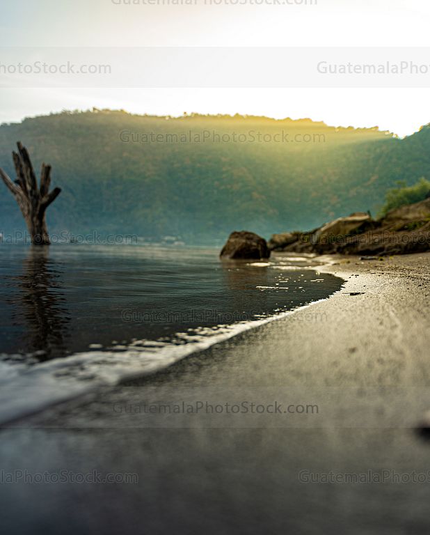 Playa del lago de Atitlán, Sololá