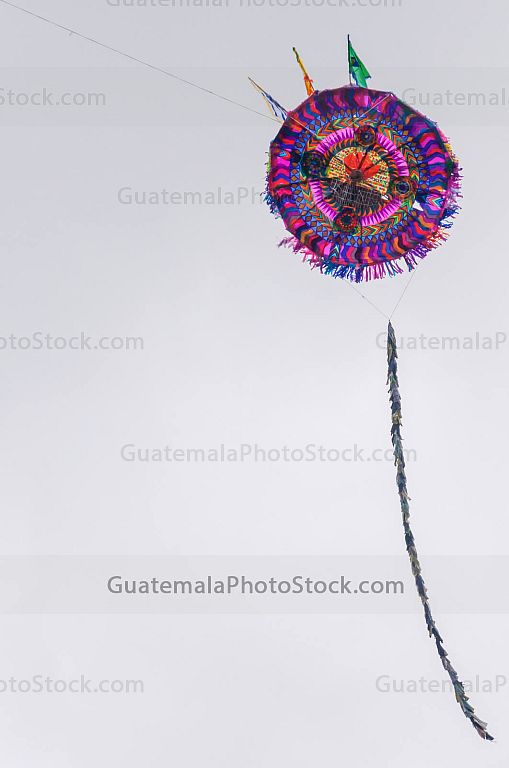 Barrilete gigante en vuelo