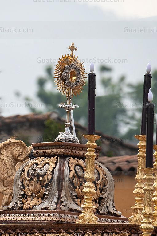 Custodia del Anda de la procesión Escuela de Cristo