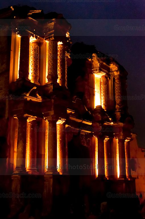 Ruinas de la fachada de la iglesia de Nuestra Señora del Carmen