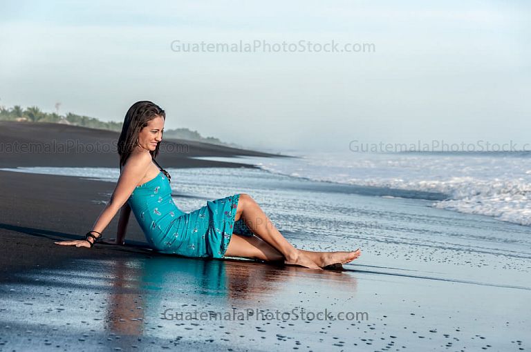 Modelo en Playa de Monterrico