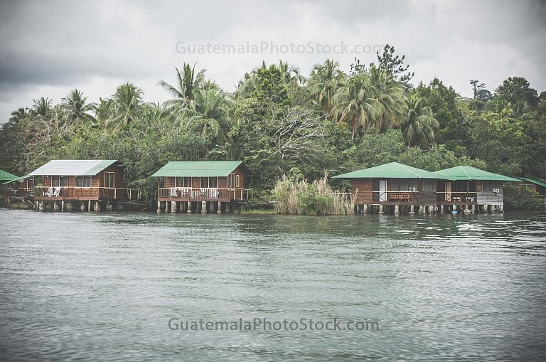 Hotel a orillas de Río Dulce