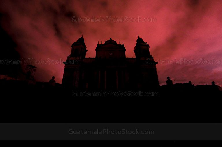 Silueta de la Catedral Metropolitana