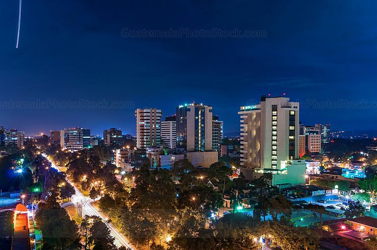 Avenida Reforma y Edificios Zona 10