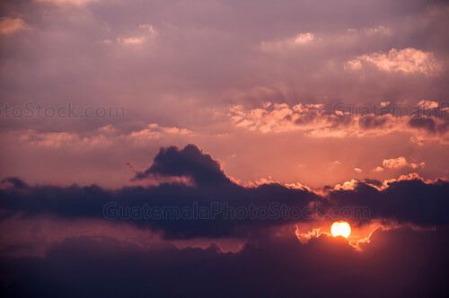 Atardecer entre nubes