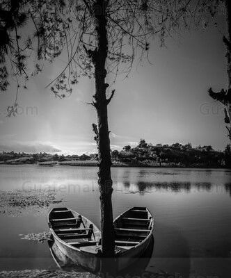 Laguna de Lemoa en Blanco y Negro