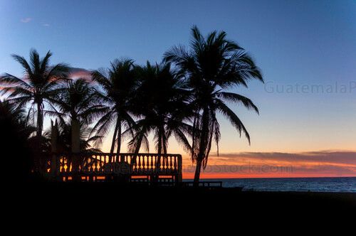 Amanecer en la playa de Monterrico, Santa Rosa