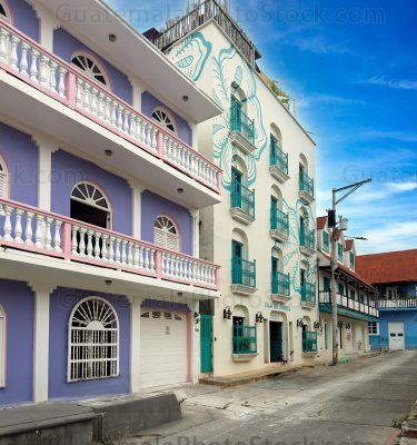 Calle de hoteles en la Isla de flores