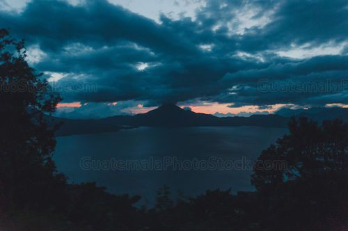 Mirador hacia el Lago de Atitlán