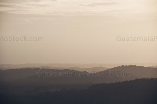 Atardecer desde el templo 312 de Yaxhá