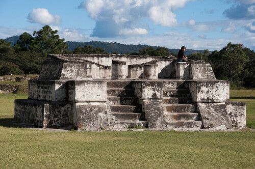 Estructura en Zaculeu