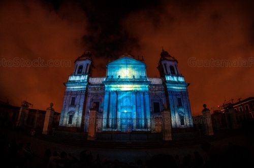 Mapping sobre la fachada de Catedral Metropolitana