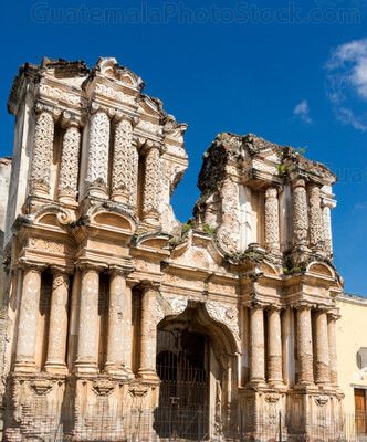 Fachada de la Iglesia de Nuestra Señora del Carmen