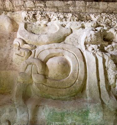 Detalle de pared en Yaxhá