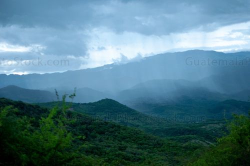 Lluvia sobre la Sierra de las Minas