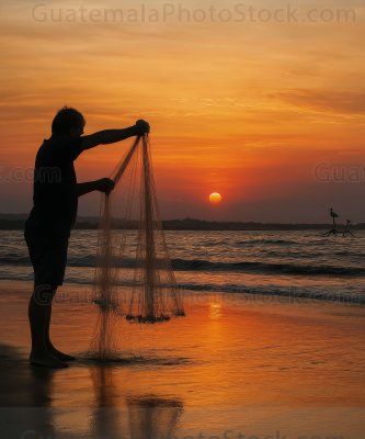 Pescador artesanal en la costa sur