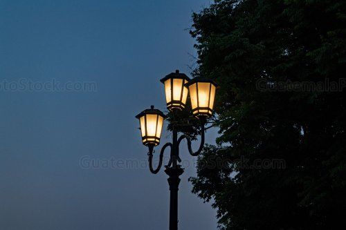 Faroles de la Plaza Central