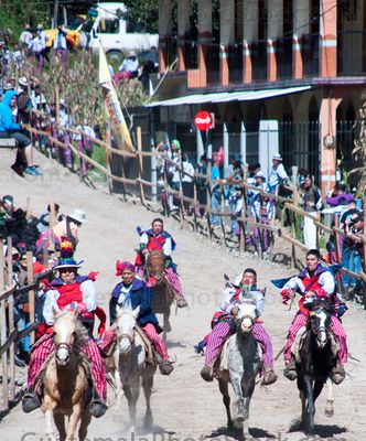 Carrera de caballos en Todos Santos Cuchumatán