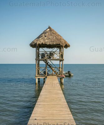 Muelle al mar caribe