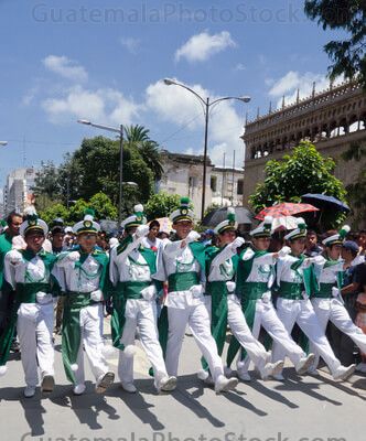 Gastadores en el Desfile del 15 de septiembre