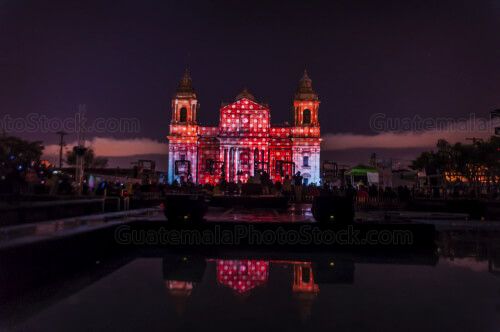 Mapping sobre la fachada de Catedral Metropolitana