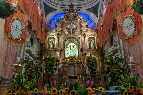 Altar de la Basilica de la Virgen del Rosario