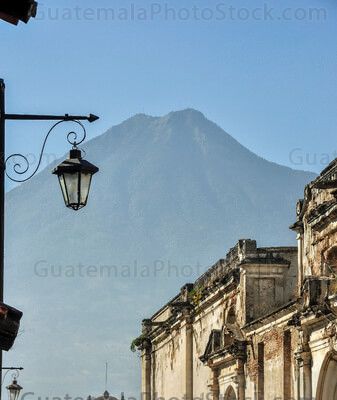 Faroles, ruinas y Volcán de Agua