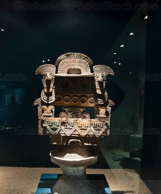 Incensario ceremonial de arcilla