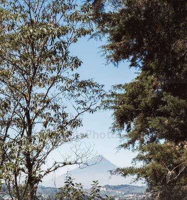 Vista hacia el Volcán de Agua