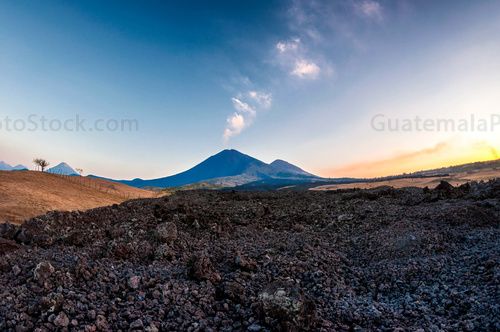 Río de lava del Volcán de Pacaya