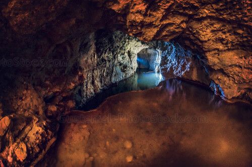 Cueva de los Reyes