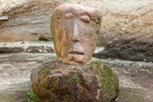 Rostro maya del centro ceremonial Jolom Noj