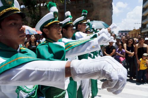 Gastadores en el Desfile del 15 de septiembre