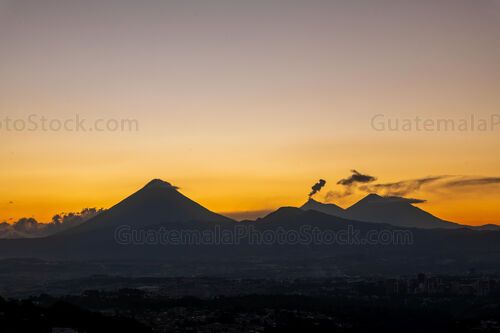 Volcanes al atardecer