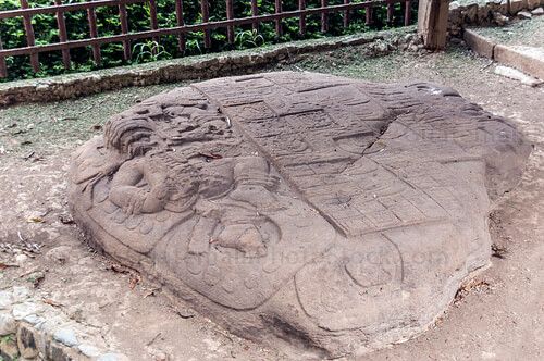 Altar O en Quiriguá