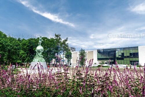 Monumento a  Cristobal Colón, Avenida Las Americas, Ciudad de Guatemala